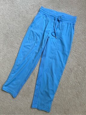lululemon 💙 aero blue 💙 Dance Studio Mid Rise Cropped Pant